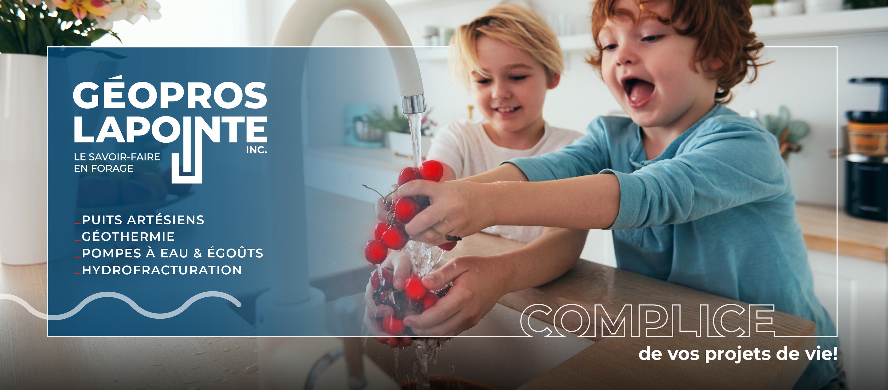 Forage de puits d’eau potable avec foreuse rotative sur chantier  à Magog.